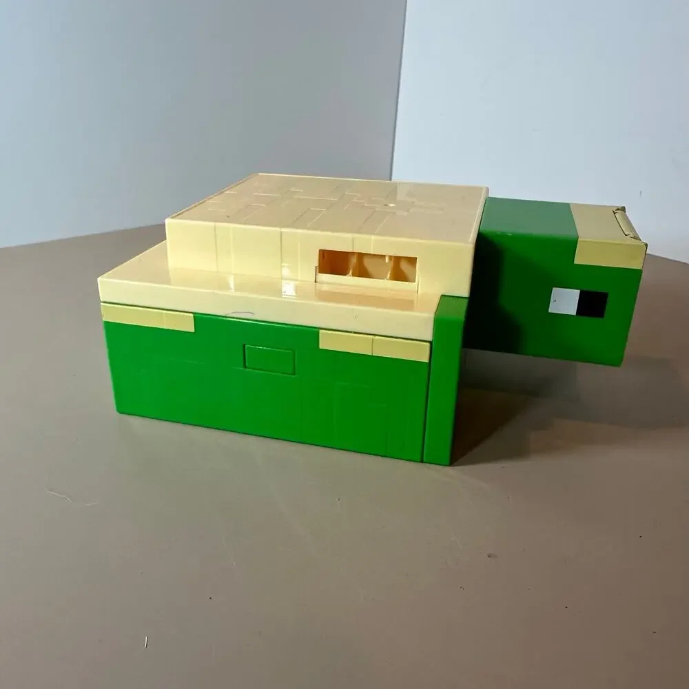 Mattel Minecraft HDW14 Transforming Turtle Hideout Playset Toy Incomplete